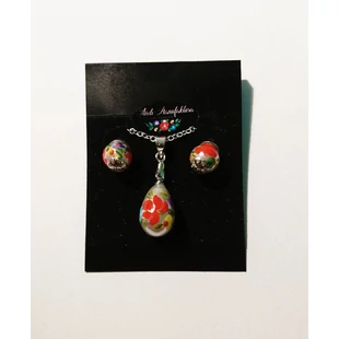 Kézzel festett kagylócsepp medál  ,bogyó fülbevalóval.