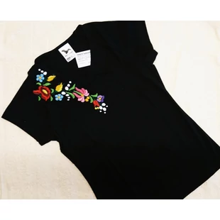 V nyakú ,rövid ujjú hímzett póló