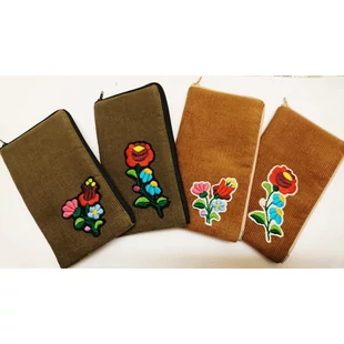 Hímzett telefontartó vagy szemüvegtok