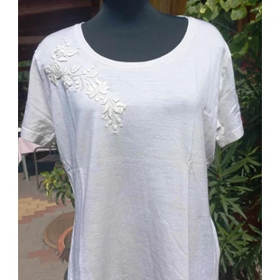 Extra minőségű hímzett póló