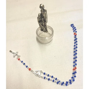 Gyerek rózsafüzér tartó dobozban