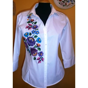 Egyedi mintás női blúz